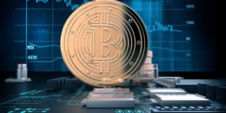 Een grote gouden Bitcoin-munt staat centraal op een digitale printplaat met financiële grafieken op de achtergrond.